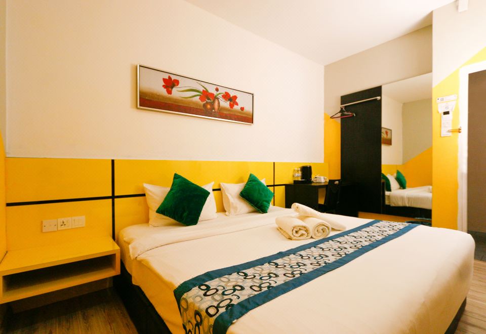 5. 골든 루프 호텔..