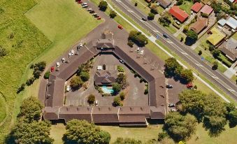 Oakwood Manor Motor Lodge