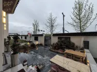 Wuyuan Jinchi B&B (Culture Square Landscape Bridge Shop)