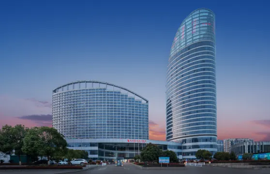 句容餘坤墨爾頓大酒店