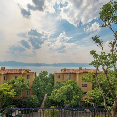Fuxian Lake Xiangru • Chenxia Resort Hotel