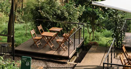 Bobocabin Pacet, Mojokerto Отели в г. Моджокерто