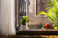 Lingqian River View Hotel (Phoenix Ancient City Br