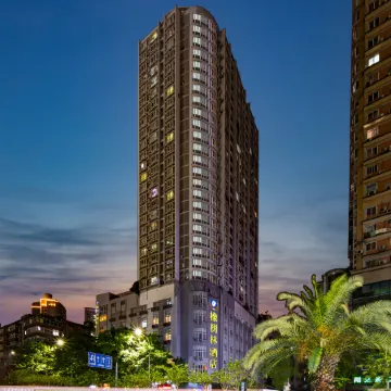 OAK Hotel （Times Paradise Walk & The First Affiliated Hospital of Chongqing Medical University） Отели рядом с достопримечательностью «Чунцин Цзян и Улицы и начальная школа»