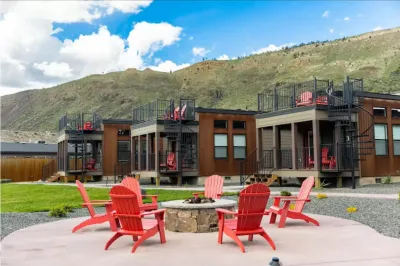 Ridgeline Hotel at Yellowstone, Ascend Hotel Collection Các khách sạn ở Gardiner