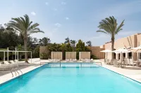 Jaz Neo Almazino, Almaza Bay