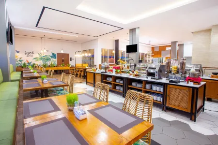 Grand Zuri Ketapang Отели в г. Kantor