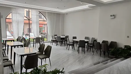 Sikang Boutique Hot Spring Holiday Hotel