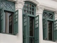Claude Hotel - Newly renovated Hotels near Maxwell Chambers