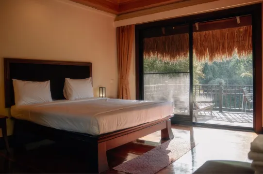 บ้านเพียงออ (วิวป่าบนเนินเขา)