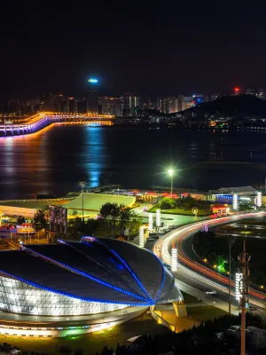 Rujia Huayi Hotel (Dalian Railway Station People's Square Subway Station Branch) فنادق في داليان