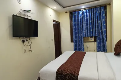 Hotel Shree Sai Dham Near New Delhi Railway Station, Paharganj Hotels in Pahar Ganj