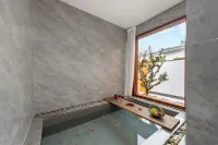 Sishijiu Hot Spring Homestay (Xinzhou Ancient City Branch)