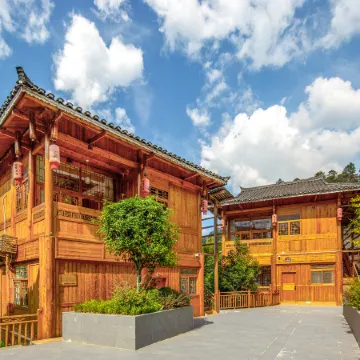 Shan Ye Yu Ge Min Su (Zhan Li dong Zhai branch)