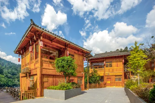 Shan Ye Yu Ge Min Su (Zhan Li dong Zhai branch) Hotel di Congjiang