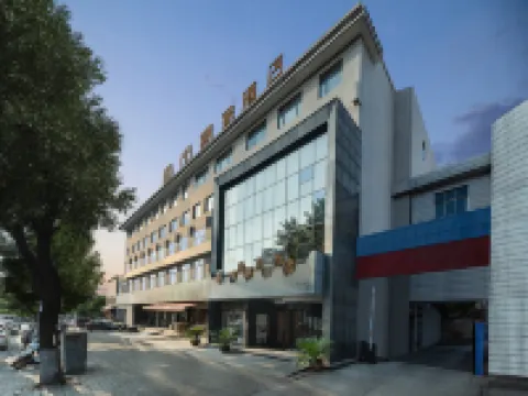 Century Star Chain City Yijia Hotel (Lingbao Railway Station) Hotéis em Cidade de Lingbao