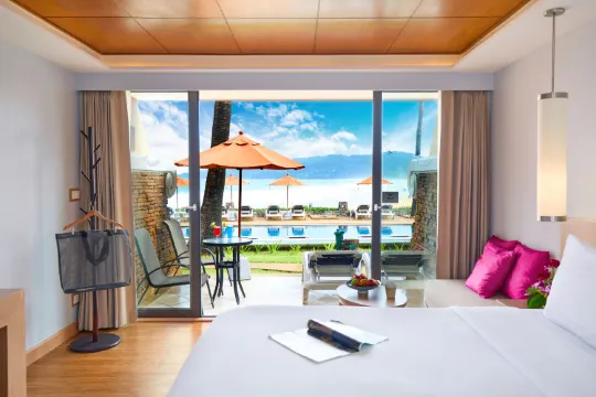 ห้องดีลักซ์สระว่ายน้ำ