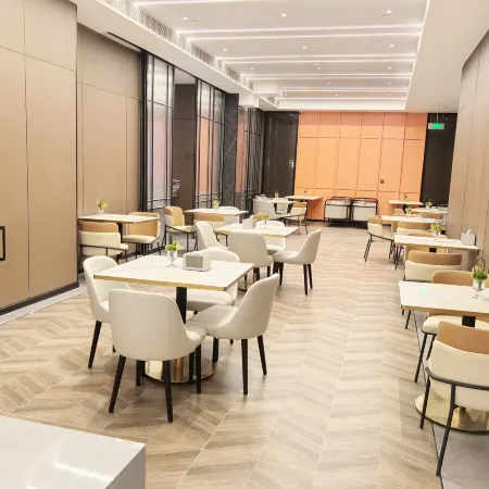 Homeinn Plus Hotel (Daming Stone Carving Museum Jingfu Commercial City)