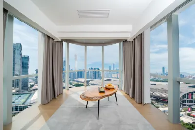 The RITZ HOTEL (Guangzhou Pazhou Exhibition Center Branch) Hotel dekat Exhibition Hall of China Import and Export Fair
