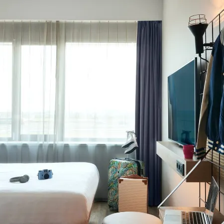 Moxy Amsterdam Schiphol Airport