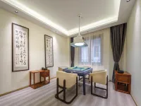 CLOUDS MOUNTAIN VILLA Hotels near Qinghe Square