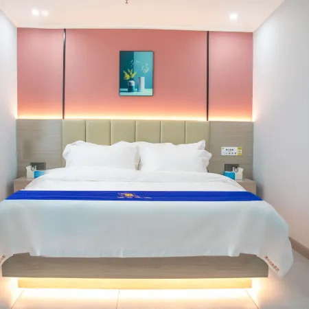 Super 8 Hotel (Chengde Weichang Hedong Branch)