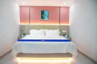 Super 8 Hotel (Chengde Weichang Hedong Branch)