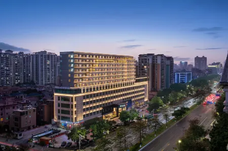 IntercityHotel Guangzhou Huadu Отели рядом с достопримечательностью «The Yuen Yuen Taoist Temple Of Guangdong»