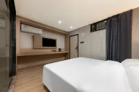 Yiyuan Sunshine Hotel (SM City Square Xiamen Railway Station)