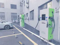 Lavande Hotel (Beihai Hepu High-speed Railway Station Haisi Shougang Branch) - parking