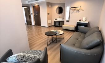 Dormitory light luxury hotel (Nanjing West Road subway station store)