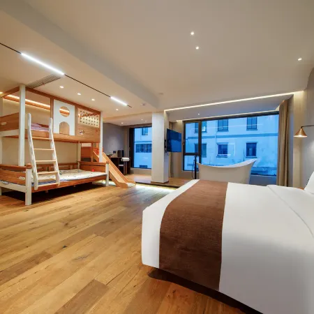 Floral Hotel·Delia Edge Hotel
