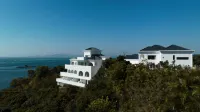 Miyue · Shenzhen Blue and White Saint Island Cliff Hot Tub Boutique Stay - Bergblick