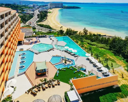 อควาเซนส์ โรงแรม และ รีสอร์ท โรงแรมในออนนะ