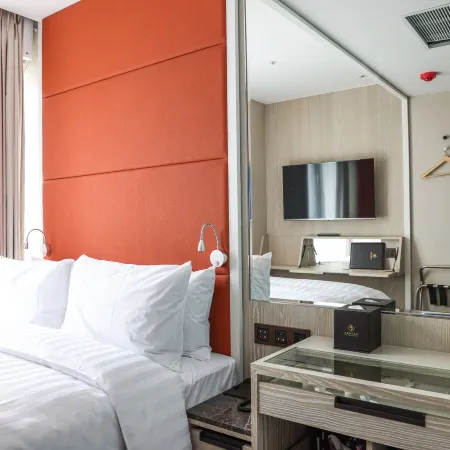 Royal Jade Boutique Hotel Отели рядом с достопримечательностью «Ночной рынок «Шилинь»»