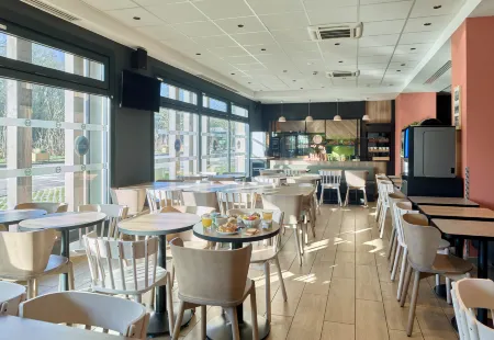 B&B Hotel Paris Meudon Vélizy Отели в г. Мёдон