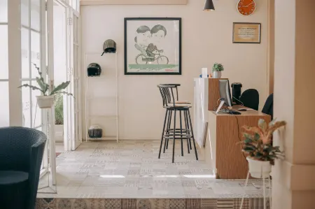 RedDoorz @ Tienery Guest House Отели рядом с достопримечательностью «Udayana»