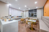 Ease Hotel (Tongliao Railway Station)