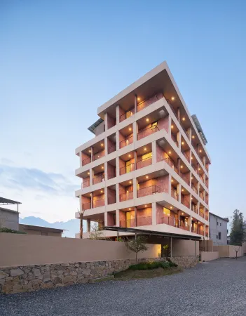 Tranquil Woods Отели рядом с достопримечательностью «Yulong Crevice»