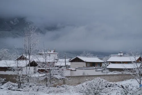 萬川續·ValleVive日照金山全景度假飯店（白沙古鎮店） 飯店周邊 Photos
