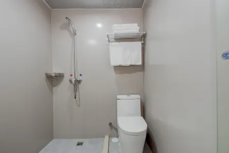 Homeinn Ease Hotel (Shanghai Qiantan Sanlin Subway Station) Отели рядом с достопримечательностью «Chongfu Daoyuan»