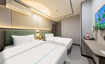 JunYue Apartment (Guangzhou Wushan Subway Station)