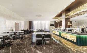 THE SENVEN STARS INTERNATIONAL HOTEL