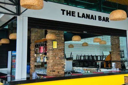 Hotel Sentral Seaview @ ​Beachfront Отели рядом с достопримечательностью «Blue Whale Cruise Sdn. Bhd. - Penang»