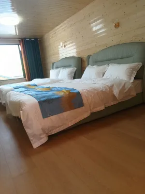 Zhuoma Wooden Lodge Hotels near Songping Valley Scenic Area