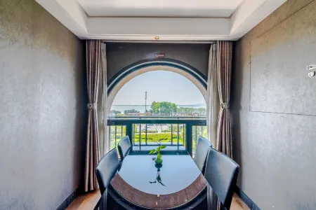 Qiansu International Hotel (Qingdao Golden Beach TangDaoWan Resort) Отели рядом с достопримечательностью «Tangdao Bay Coastal Park»