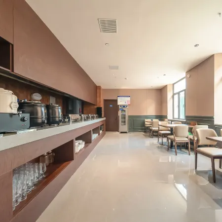 Luoyang Chengli Hotel (Luoyi Ancient City Lijing Branch)