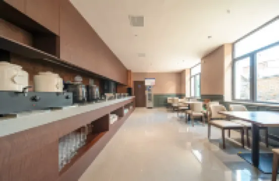 洛陽城禮ホテル(洛邑古城麗景門)