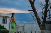 Dian Chuyao · Fengyin Erhai | Holiday Villa All-Seaview Designer Homestay (Dali Erhai Branch) Hotels in Dali Airport