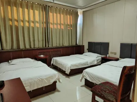 Dongxiang Autonomous County Minglong Hotel Отели рядом с достопримечательностью «Линьшай Хуэй автономная префектура дорожного транспорта Восточно-Сингапурского автономного округа»